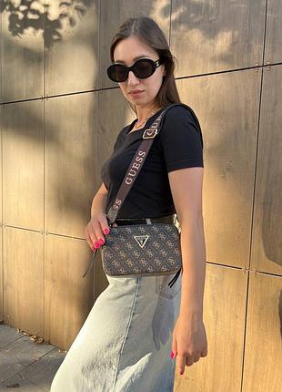 Guess snapshot brown 4