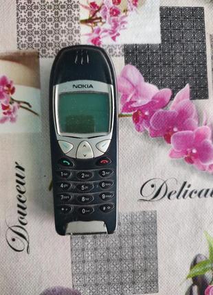 Старий кнопочний телефон, nokia, модель 6210