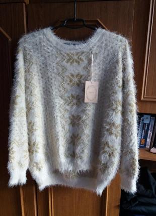 Класний зимовий светр оверсайз