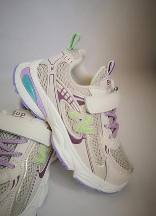 Лёгкие детские кроссовки