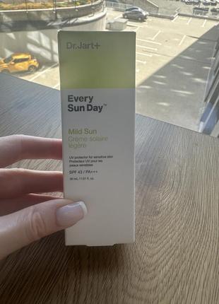 Легкий солнцезащитный крем для лица dr. jart + 30 ml