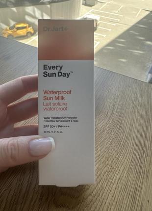 Dr.jart+ - every sun day waterproof sun milk spf50+/pa++++ - водостійке сонцезахисне молочко - 30ml
