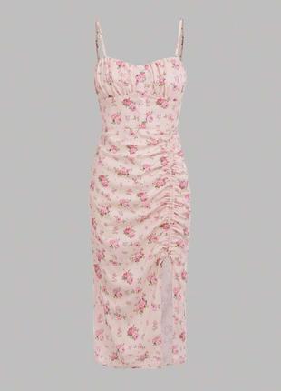Квіткове плаття з драпіруванням збоку ✨ shein ✨ iплаття-комбінація до стегна з квітковим принтом і рюшами на грудях і розрізом до стегна1 фото