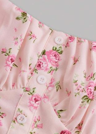 Квіткове плаття з драпіруванням збоку ✨ shein ✨ iплаття-комбінація до стегна з квітковим принтом і рюшами на грудях і розрізом до стегна4 фото