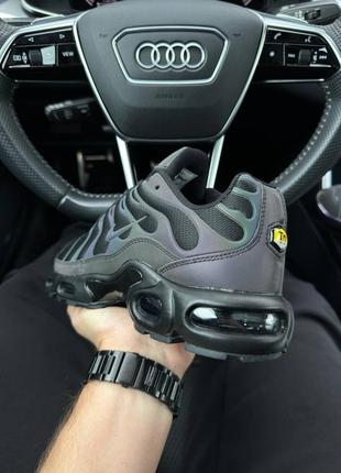 Кроссовки nike air max plus black chameleon3 фото