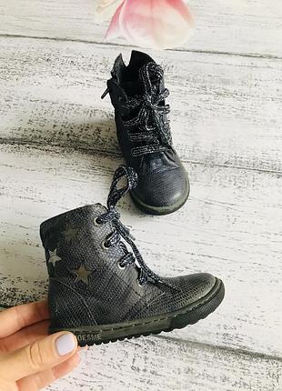 Новые кожаные ботинки на шнурках и молнии  размер 21{12,5см}