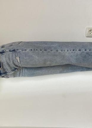 Трендовые джинсы с разрезом5 фото