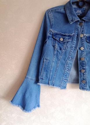 Синяя джинсовка, весенняя джинсовка с рукавами клёш, джинсовая куртка на весну, деним пиджак, джинсовый жакет, накидка джинс3 фото