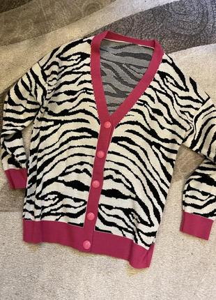 Подовжений кардиган на гудзиках