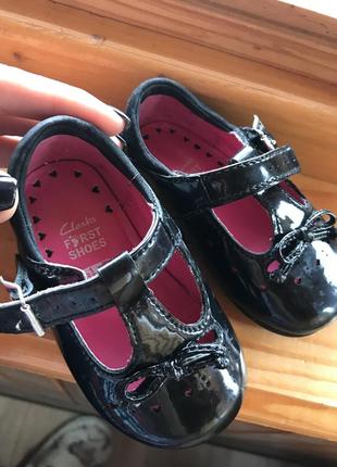 Туфлі лакові