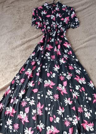 Красивое брендовое платье в цветочек marks spenser