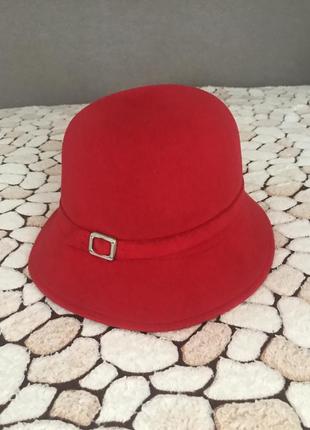 Шляпа фетровая красный1 фото