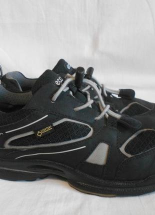 Кроссовки ecco biom gore-tex р. 352 фото