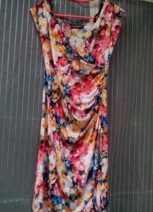 Цветочное платье рюш