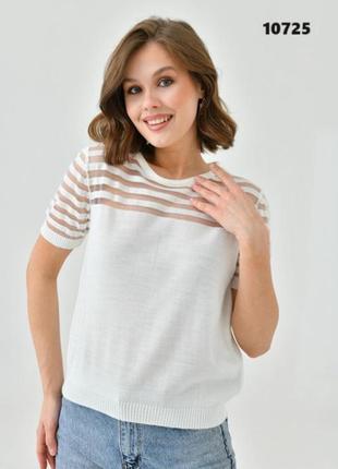 Жіноча футболка