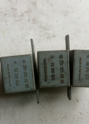 Реле указателів поворотів на мерседес спрінтер 201 820 02 05