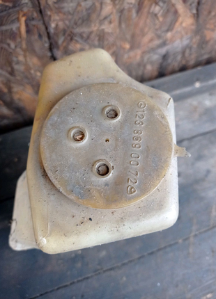 Бачок омивача на mercedes w123