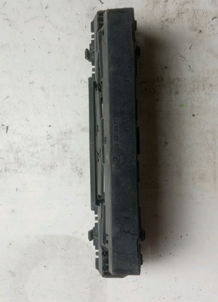 Накладка (кузов всередині) mercedes benz w 210/202  2108210071