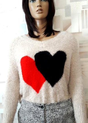 Стильний бежевий светр травичкою з сердечками від tsega