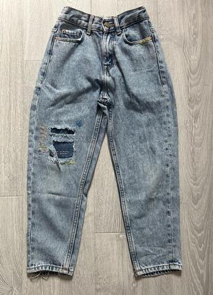 Джинси mom