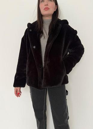 Прикольна мякенька шубка zara