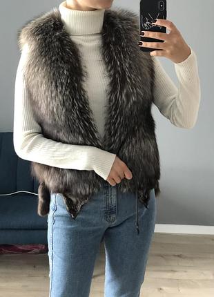 Жилетка з чорнобурки