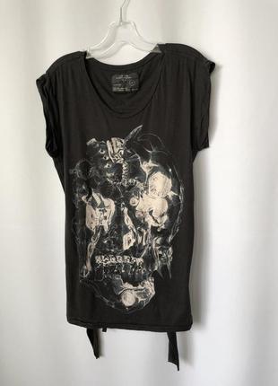 Allsaints серая футболка с принтом с открытой спинкой стиль панк рок villain backless tee с черепом6 фото
