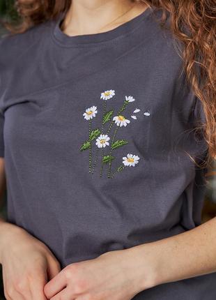 Футболка с ромашками. футболка с вышивкой. женская футболка с вышивкой6 фото
