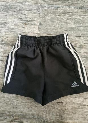 Спортивні шорти для хлопчика 7-8 років adidas