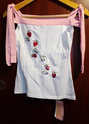 Маечка с клубничками из пайеток. размер s