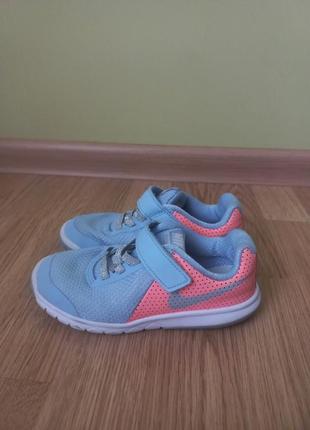 Кросівки 27.5р