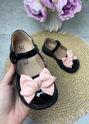 Стильні нарядні туфлі для дівчаток2 фото