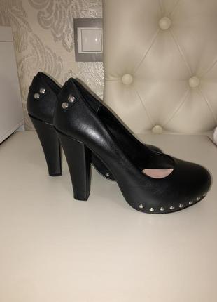 Туфлі fornarina