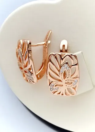 Красивые серьги (медицинское золото)