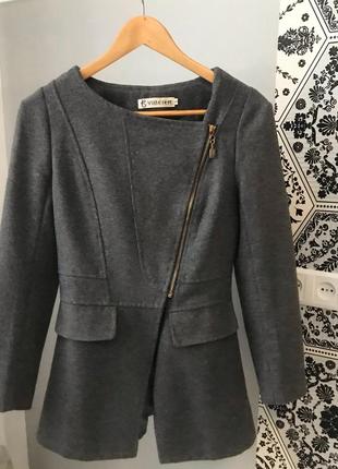 Стильне пальто