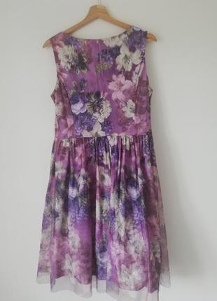 Праздничное платье в цветочный принт3 фото