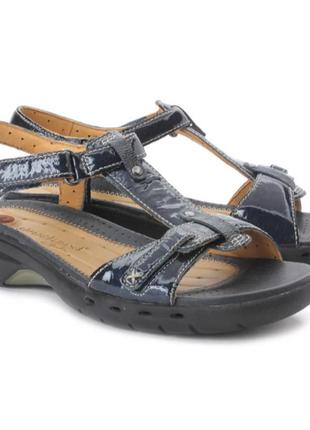 Босоніжки clarks, uk 6d,в'єтнам