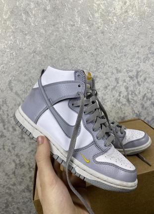 Женские кожаные кроссовки nike dunk high next nature / 22.5 cm