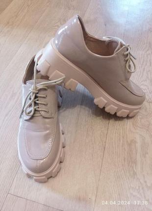 Лакированные туфли