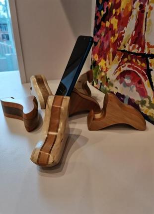 Дизайнерська універсальна дерев'яна підставка ручної роботи під мобільний телефон або планшет4 фото