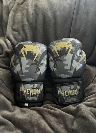 Боксерські рукавиці шкіряні 12 унцій venum impact boxing gloves