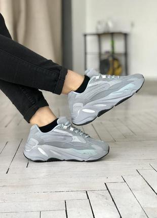 Женские кроссовки adidas yeezy boost 700 v25 фото