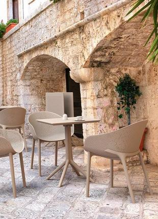 Комплект мебели для кафе sky 60 taupe siesta taupe, турция (стол + 2 кресла)