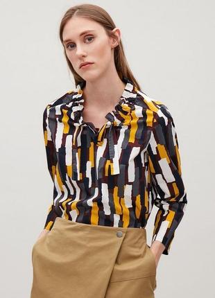 Блуза з бавовни бренду cos cotton printed blouse оригігал зі свіжих колекцій size eur 36 s2 фото