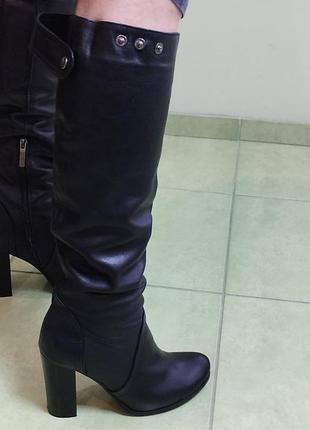 Высокие кожаные сапожки
