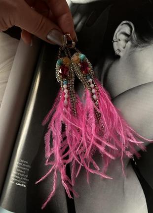 Сережки з пір'ям китиці фуксія рожеві позолочені  з перлами1 фото