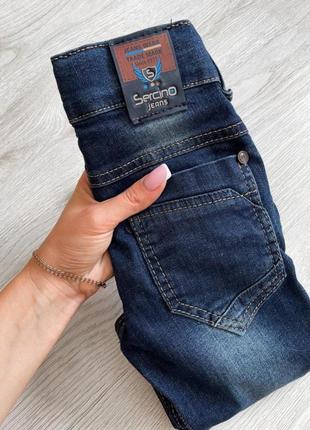 Новые стильные джинсы на 5-6 лет2 фото