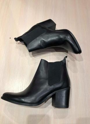 Кожаные демисезонные ботинки steve madden