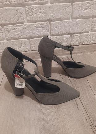 Босоножки женские 39 размер