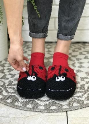 Вязаные тапочки божьи коровки женские